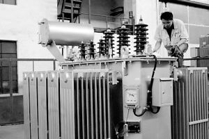 昆變?nèi)盗懈咴妥儔浩魍ㄟ^省級鑒定，軟件開發(fā)成果顯著